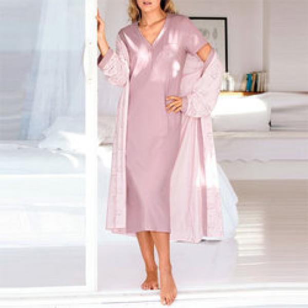 للعروس : هكذا تختارين قميص النوم المناسب لك