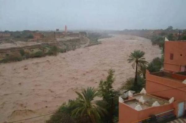 التساقطات المطرية القوية تتسبب في قطع خمس طرق بإقليم طاطا