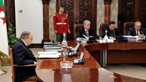 بوتفليقة يترأس أول مجلس وزراء في الحكومة الجديدة