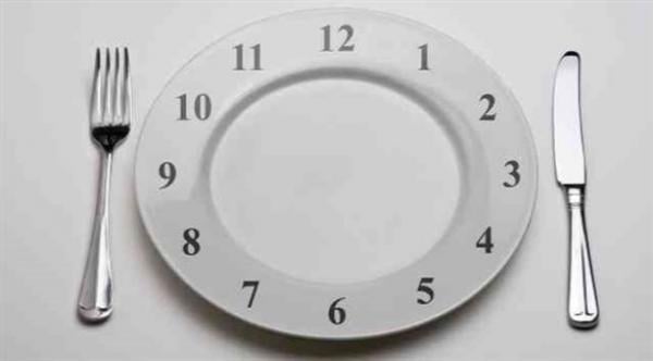 الصيام 12 ساعة يبطئ الشيخوخة