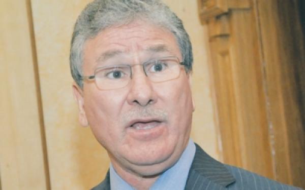 وزير الصحة ينفي استيراد الأطباء من الصين