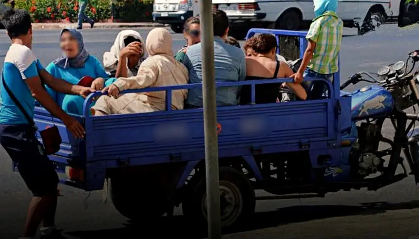 احتجاجا على الفوضى والجشع.. غليان شديد بـ"تامسنا" بسبب أزمة النقل والساكنة تستبق الدخول المدرسي بمطالب عاجلة