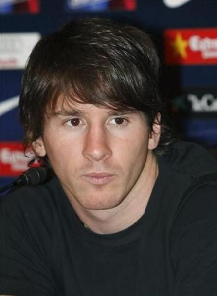 صحافة كوستاريكا تهاجم : \"كم أنت قبيح يا ميسي\"