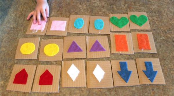 طريقة بسيطة لتعليم الطفل تمييز الأشكال والأرقام
