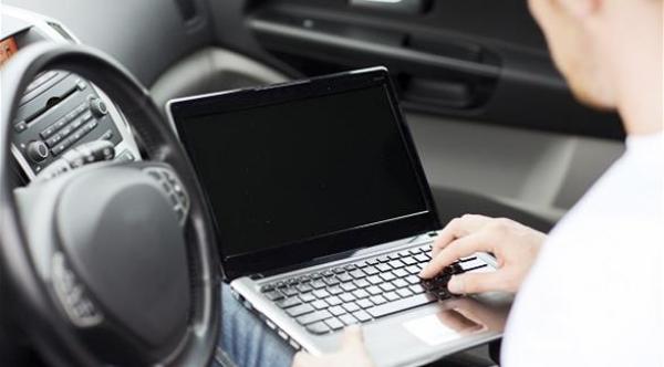 "إف بي آي" يحّذر من مخاطر قرصنة السيارات