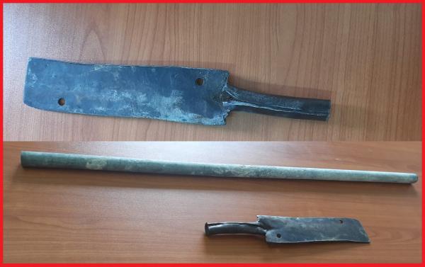 الأمن يعتقل "رمبو" بني ملال بعد عربدته ب"ساطور" في الشارع وتكسيره لخمس سيارات