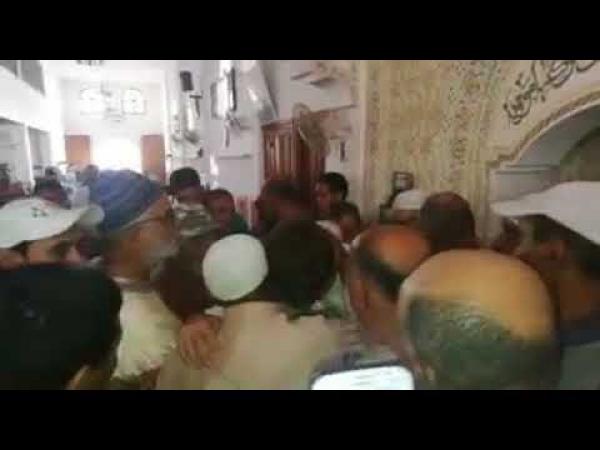 فرنسي شاب يعتنق الاسلام بالمغرب .. شاهدة رد فعله