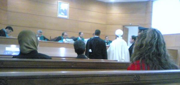 من ذكريات المحنة...الشيخ "الكتاني" يتذكر معاناته بعد اتهامه بالإرهاب ورفضه لمحامي الدولة واحترام مسؤول الشرطة له ولإخوانه