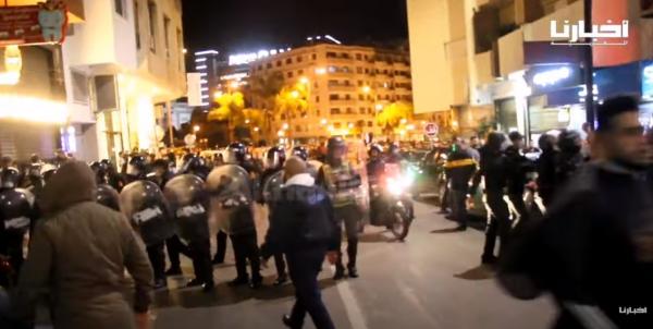 القوات العمومية تتدخل بطنجة بعد تحول احتجاجات التضامن مع فلسطين إلى اشتباك و صراع بين المحتجين