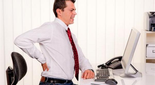 الراحة تُفاقم آلام الظهر عكس ما يشاع