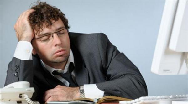 قلة النوم تسلب منك حس الدعابة