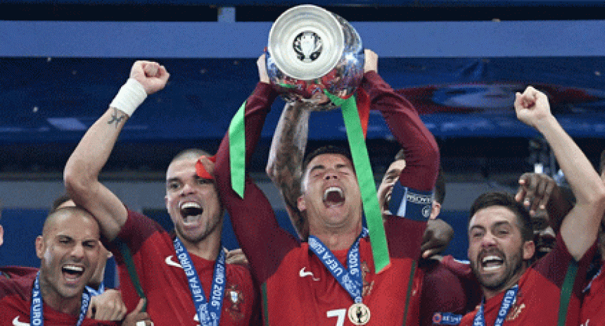 استقالة ثلاثة وزراء دولة برتغاليين بسبب دعوة إلى كأس أوروبا 2016