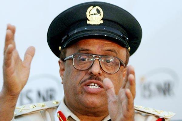 أفتاتي يرد بقوة على تصريحات ضاحي خلفان ويصفه بالغبي