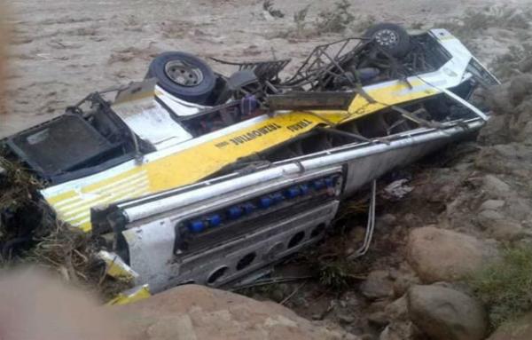 انتشال جثث جديدة يرفع عدد ضحايا فاجعة انقلاب حافلة بالرشيدية وهذه هي الحصيلة الحالية