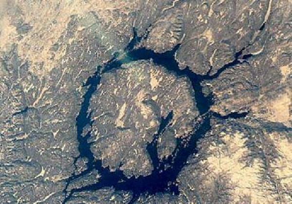 كارثة فلكية زوّدت الأرض بأطنان من الماس النادر