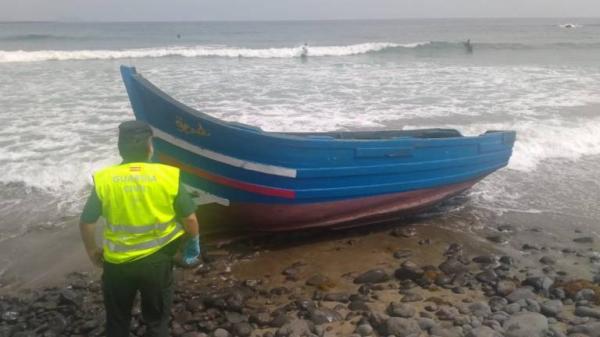 في يوم العيد ..وصول "حراكة" مغاربة إلى جزيرة "لانزاروتي"  على قارب تقليدي