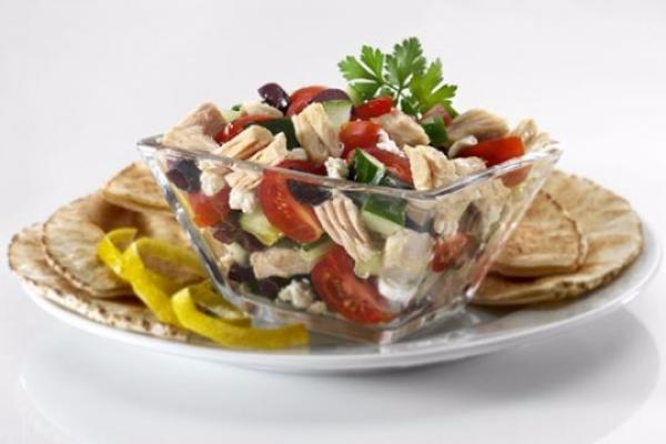 تحذير من تناول السلطة الجاهزة دون غسلها بعد وفاة شخصين بالاي كولاي