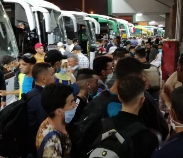محطات نقل المسافرين بالدار البيضاء .. ليلة البحث عن السفر بأي وسيلة