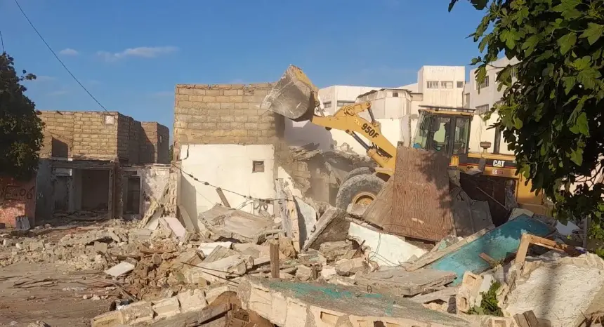 السلطات المحلية تهدم "كريان الوردة" أقدم تجمع صفيحي بمنطقة سيدي البرنوصي