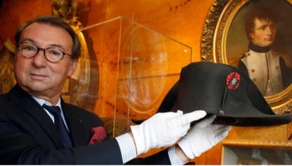 قبعة نابليون للبيع في مزاد.. وتوقعات بتحقيقها رقما كبيرا