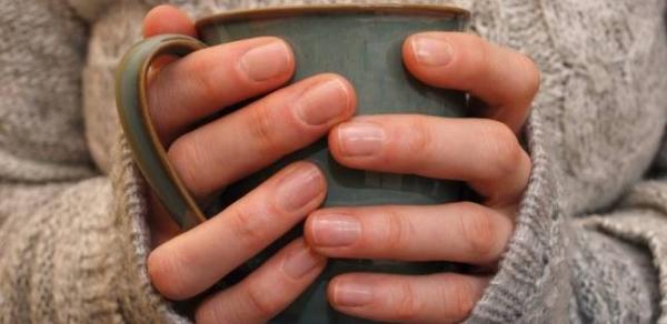 7 أسباب تحمل سر الشعور الدائم بالبرد