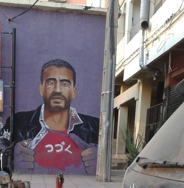 رسم  لبدر هاري بالشارع ببني ملال يشعل الفيسبوك