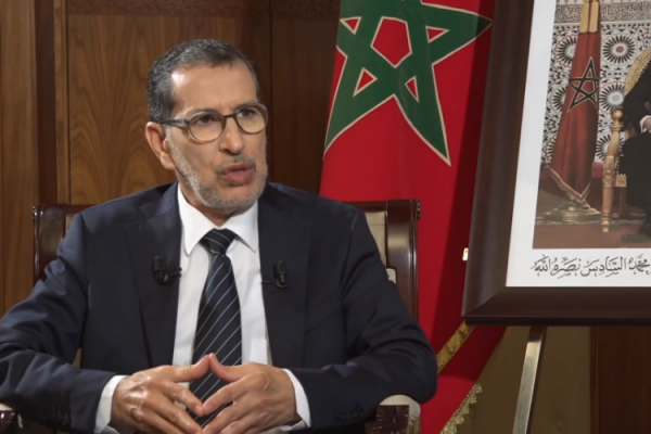 العثماني يرد على الانتقادات التي طالته بعد وصول أول شحنة للقاح كورونا