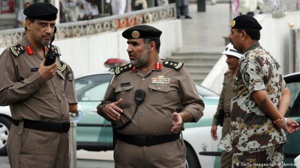 سعودي يتهم والدته بتمويل الإرهاب.. والسبب..!