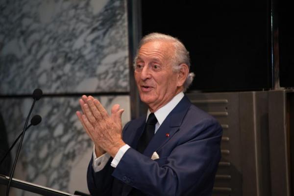 بعد صراع على ملايير شقيقه المتوفى...الملياردير "بنجلون" ينجح في إزالة ابن أخيه من الحالة المدنية