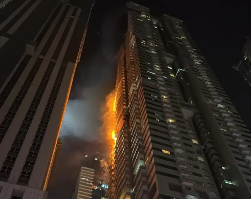 تسبب في إجلاء أزيد من 3800 شخص.. تفاصيل حريق ناطحة سحاب بالإمارات (فيديو)