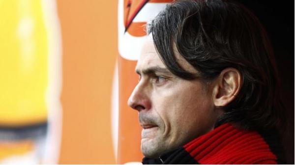 "قربلة" بين إنزاغي ولاعبي ميلان في حافلة الفريق