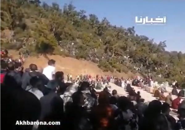 صلاة الجنازة على الطفل ريان ولحظة الوداع إلى مثواه الأخير
