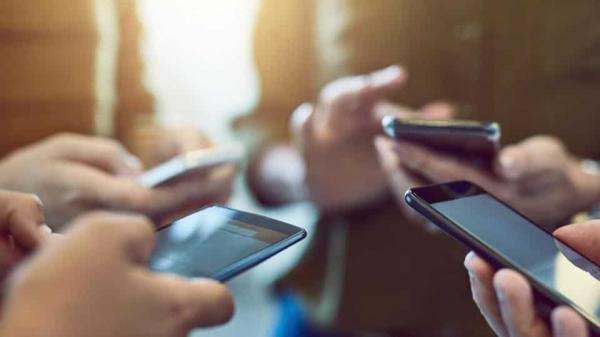 دراسة جديد تكشف "دليلا واضحا" لعلاقة الهواتف بمرض السرطان!