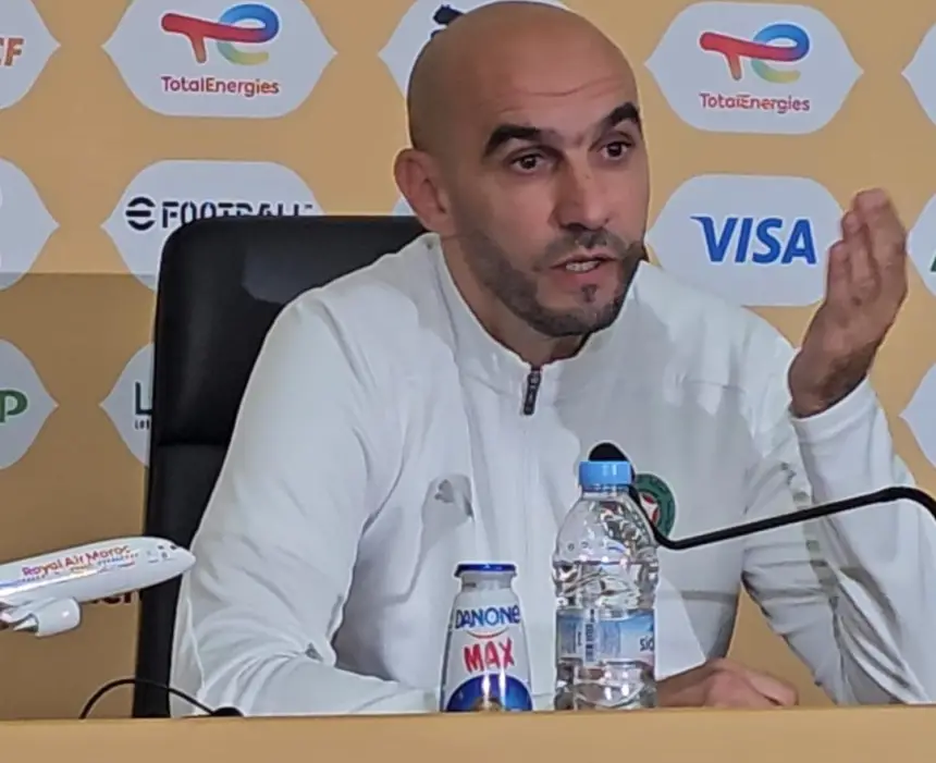 الركراكي يتحدث عن الأخطاء التحكيمية وكيف هيئ الأسود للتعامل معها في نهائي الكان