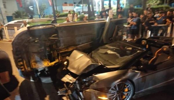 قبيل مغادرته المغرب.. اعتقال "مول لامبورغيني" الذي ارتكب حادثة سير خطيرة وسط المضيق وفرّ تاركا سيارته الفارهة