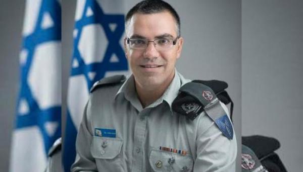 الناطق الرسمي باسم الجيش الإسرائيلي يلجأ إلى آيات قرآنية وأحاديث نبوية للرد على الشامتين في مقتل عشرات اليهود في حفل ديني