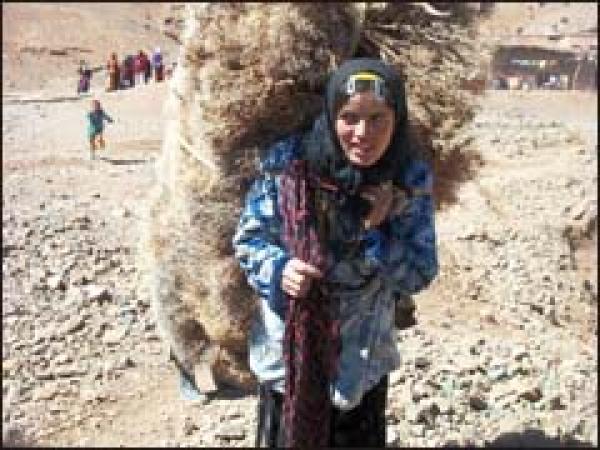 باقة ورد لكل النساء المهمشات خلف جبال الأطلس