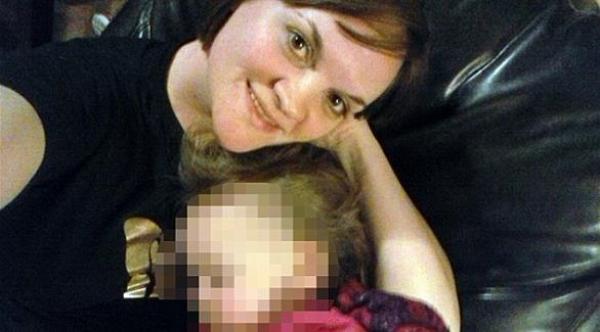 اعتقال أمريكية وضعت طفلتها في الفرن