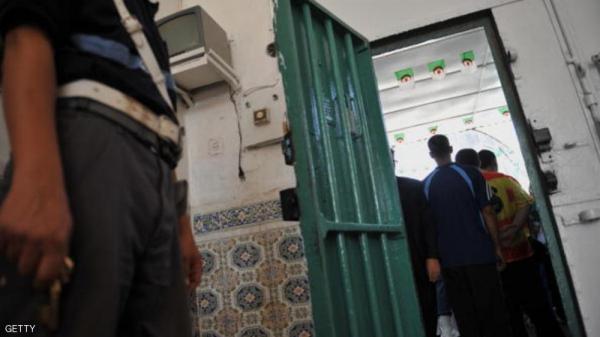 مزارع جزائري يقتل ابنه "الكسول" بضربة فأس