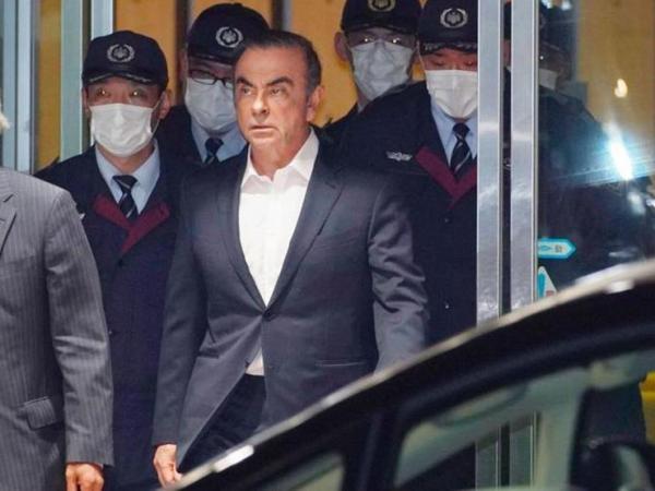 أشبه بأفلام هوليود...التفاصيل الكاملة لعملية هروب المدير العام لمجموعة "رونو نيسان" من اليابان التي أذهلت العالم