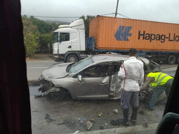 حادث تصادم بين 4 سيارات يعطل حركة السير بين طنجة وتطوان، ويخلف إصابات(صور)