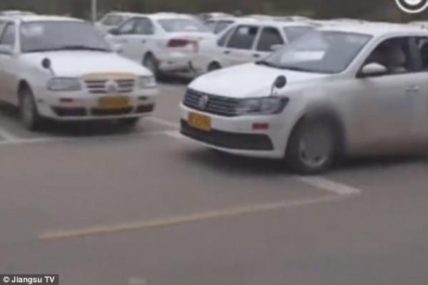 بالفيديو: فارقت الحياة من الخوف خلال فحص القيادة