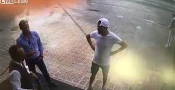 لحظة سرقة ساعة قيمتها 40 ألف يورو من معصم سائح بإسبانيا (فيديو)