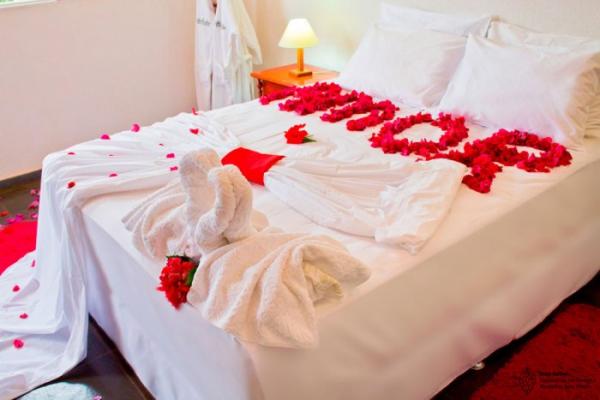 غرف لـ"الدعارة"...فنادق ضواحي الرباط تفتح أبوابها في وجه الباحثين عن "المتعة الحرام" وهذا هو سعر الليلة