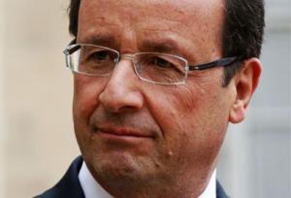 هولاند بالجزائر: طي صفحة الاستعمار وفتح آفاق الاستثمار