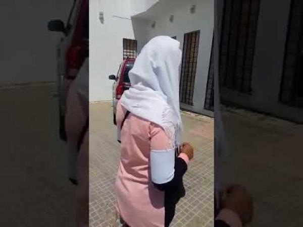 بالفيديو.. مغربية ضحية من عاملات التوت تفضح ما تعرضت له في إسبانيا