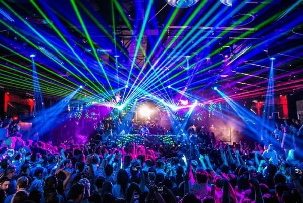 تفاصيل الإيقاع بـ 13 شخصا جلهم فتيات خلال مداهمة مفاجئة بمنتجع سياحي بالجديدة