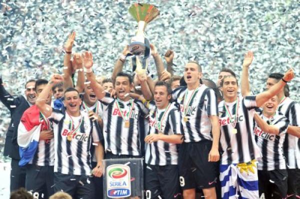 يوفنتوس ينهي الموسم برقم قياسي ودون خسارة 