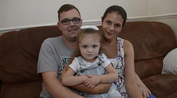 طفلة بريطانية لا تأكل ولا تشرب منذ ولادتها