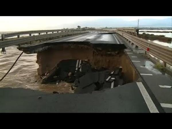 شاهد: فيضانات تتسبب بأضرار كبيرة في إيطاليا